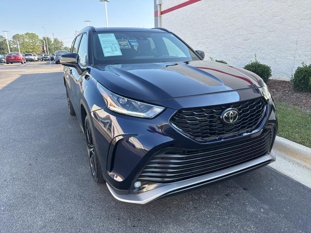 used 2024 Toyota Highlander car, priced at $40,900