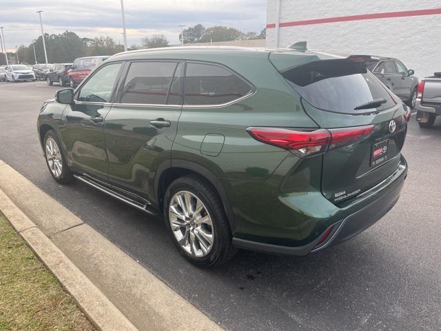 used 2023 Toyota Highlander car, priced at $38,000