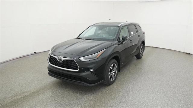new 2025 Toyota Highlander Hybrid car, priced at $49,868
