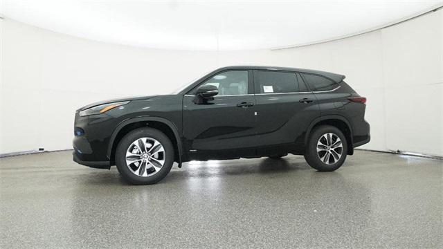 new 2025 Toyota Highlander Hybrid car, priced at $49,868