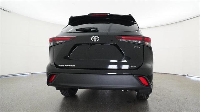 new 2025 Toyota Highlander Hybrid car, priced at $49,868