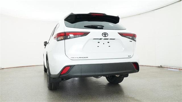 new 2025 Toyota Highlander Hybrid car, priced at $52,843