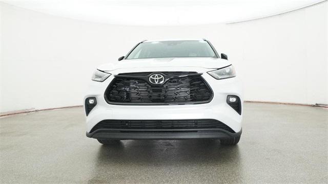 new 2025 Toyota Highlander Hybrid car, priced at $52,843