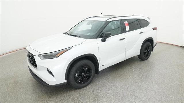 new 2025 Toyota Highlander Hybrid car, priced at $52,843
