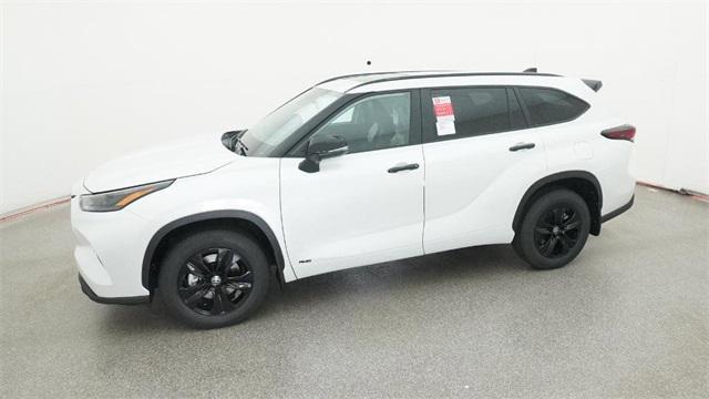 new 2025 Toyota Highlander Hybrid car, priced at $52,843