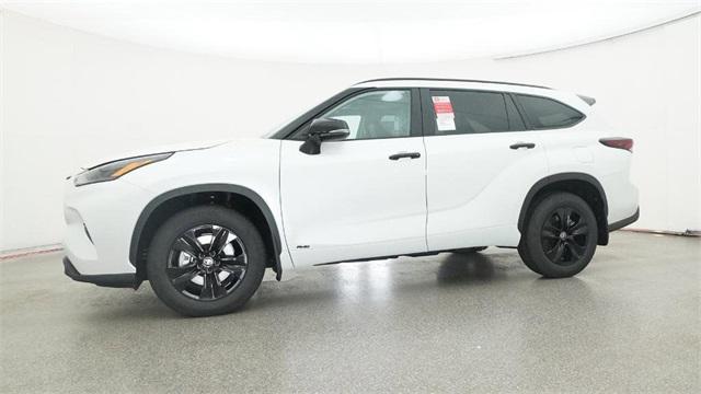 new 2025 Toyota Highlander Hybrid car, priced at $52,843