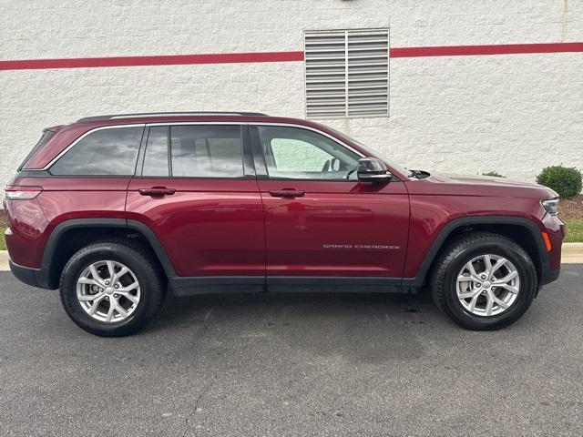 used 2023 Jeep Grand Cherokee car, priced at $25,900