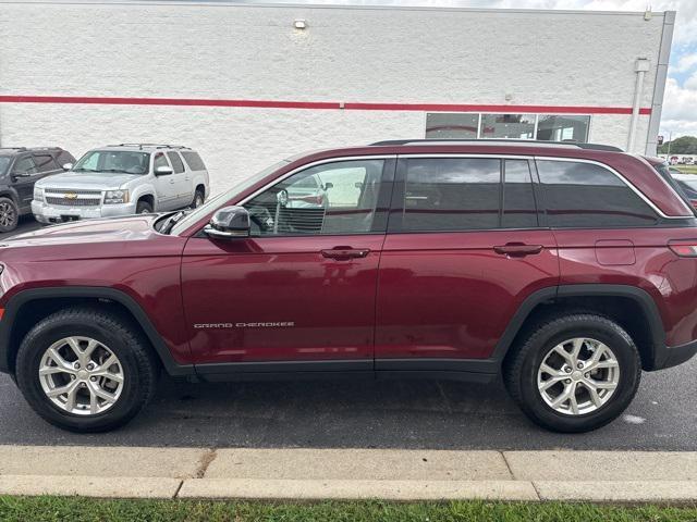 used 2023 Jeep Grand Cherokee car, priced at $25,900