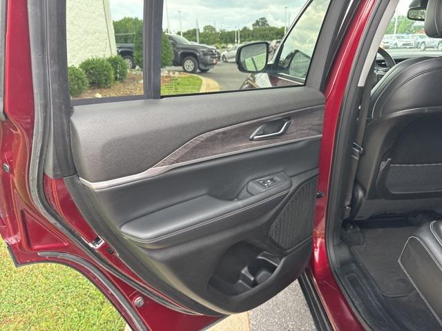 used 2023 Jeep Grand Cherokee car, priced at $25,900
