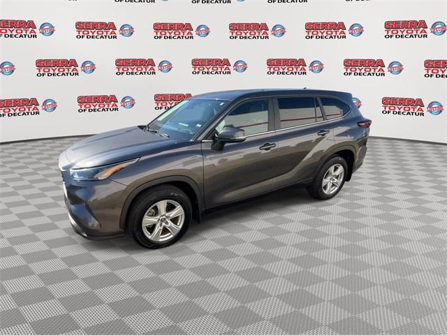 used 2023 Toyota Highlander car, priced at $33,900