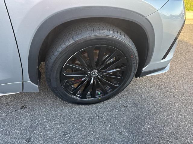 used 2024 Toyota Highlander car, priced at $38,000