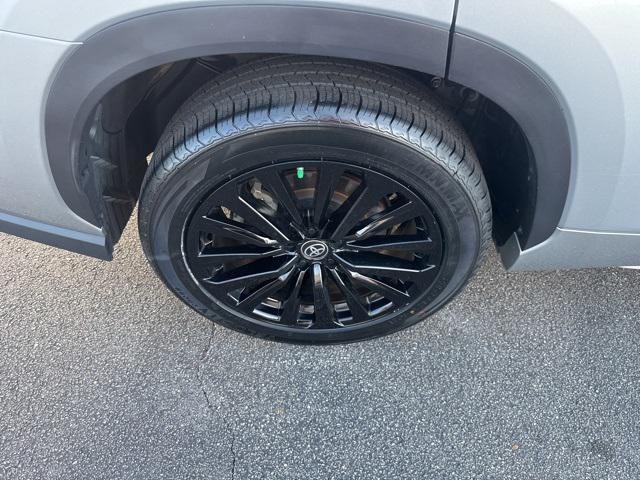 used 2024 Toyota Highlander car, priced at $38,000