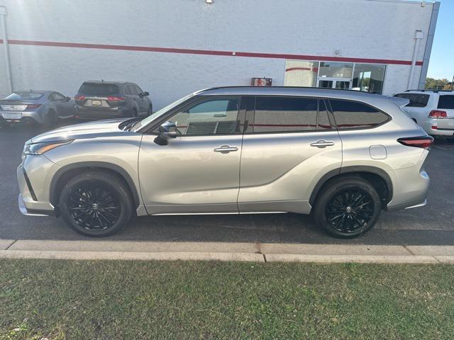used 2024 Toyota Highlander car, priced at $38,000
