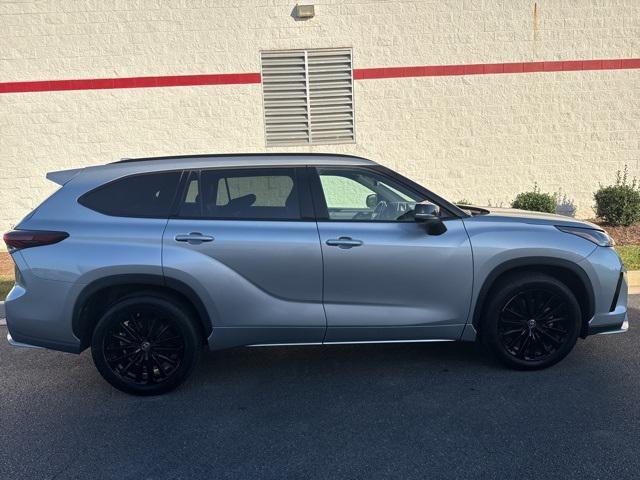 used 2024 Toyota Highlander car, priced at $38,000