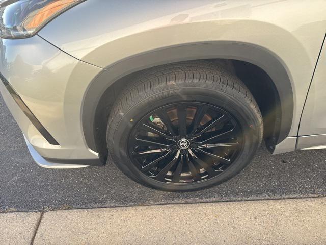 used 2024 Toyota Highlander car, priced at $38,000