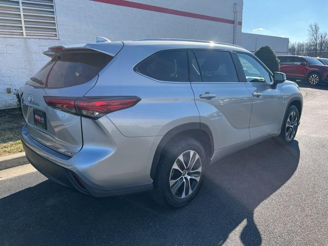 used 2023 Toyota Highlander car, priced at $36,500