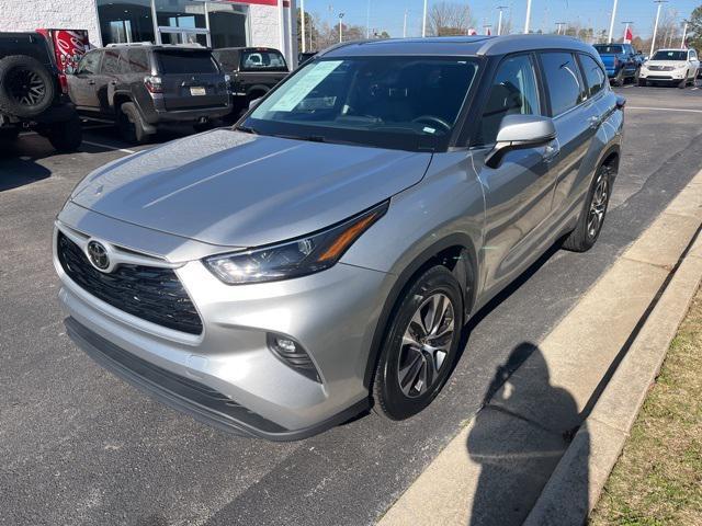 used 2023 Toyota Highlander car, priced at $36,500