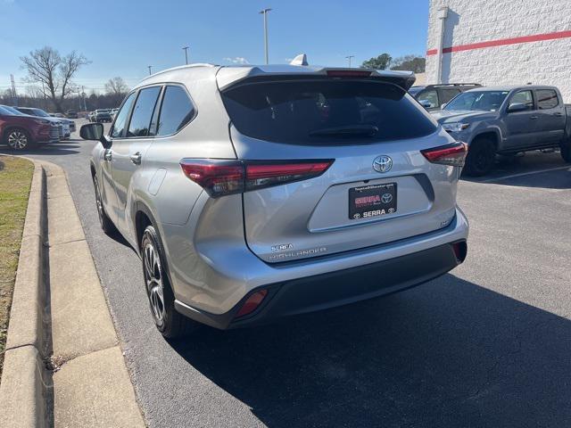 used 2023 Toyota Highlander car, priced at $36,500