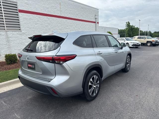 used 2023 Toyota Highlander car, priced at $35,500