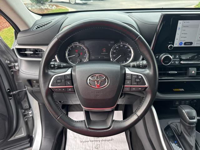 used 2023 Toyota Highlander car, priced at $35,500