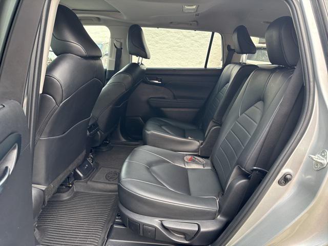 used 2023 Toyota Highlander car, priced at $35,500