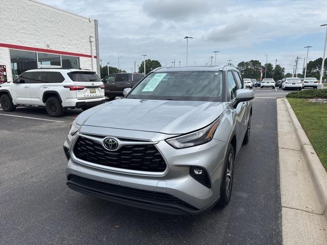 used 2023 Toyota Highlander car, priced at $35,500