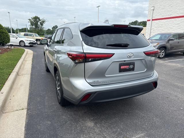used 2023 Toyota Highlander car, priced at $35,500