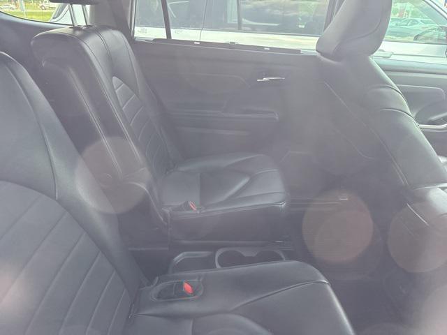 used 2023 Toyota Highlander car, priced at $38,900