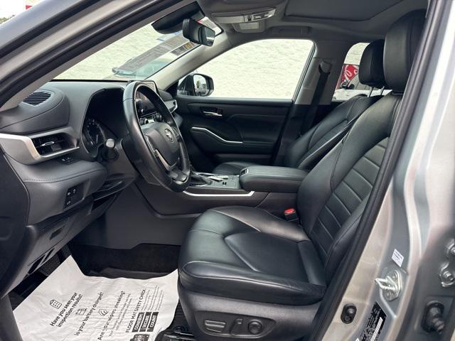 used 2023 Toyota Highlander car, priced at $35,500