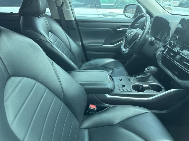 used 2023 Toyota Highlander car, priced at $38,900