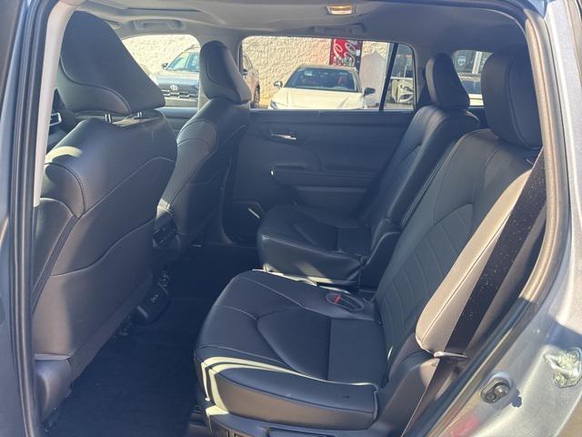used 2023 Toyota Highlander car, priced at $38,900