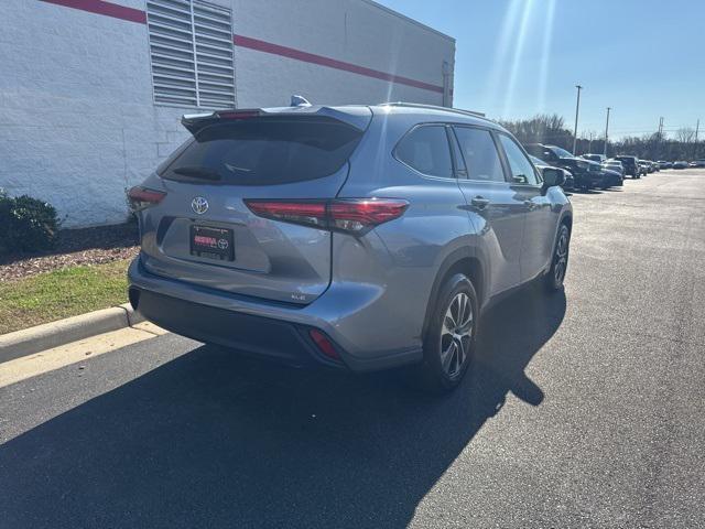 used 2023 Toyota Highlander car, priced at $38,900