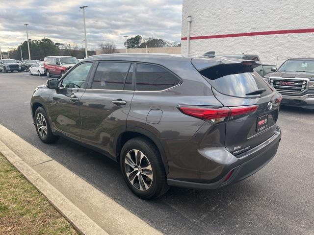 used 2023 Toyota Highlander car, priced at $36,500