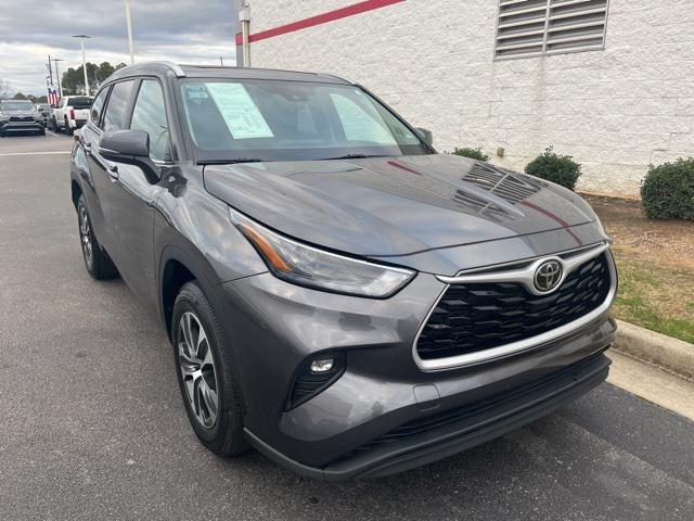 used 2023 Toyota Highlander car, priced at $36,500