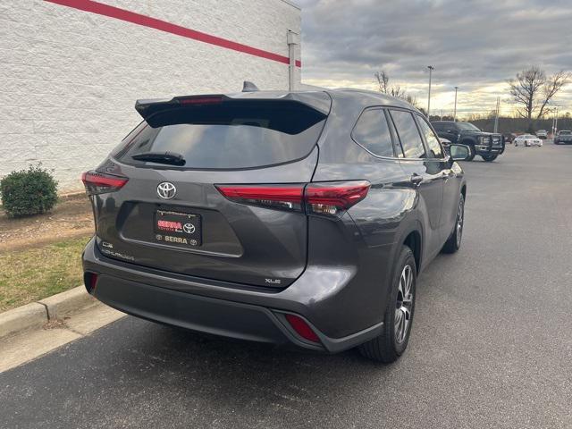 used 2023 Toyota Highlander car, priced at $36,500