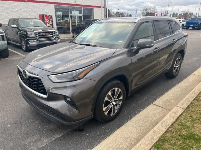 used 2023 Toyota Highlander car, priced at $36,500