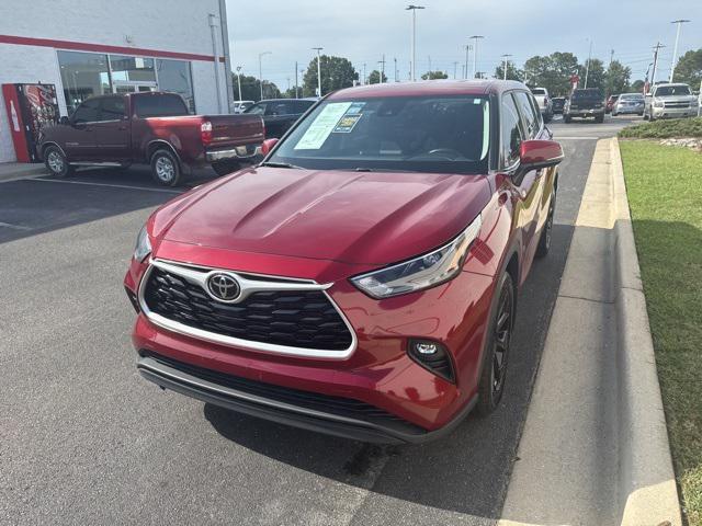 used 2023 Toyota Highlander car, priced at $31,000