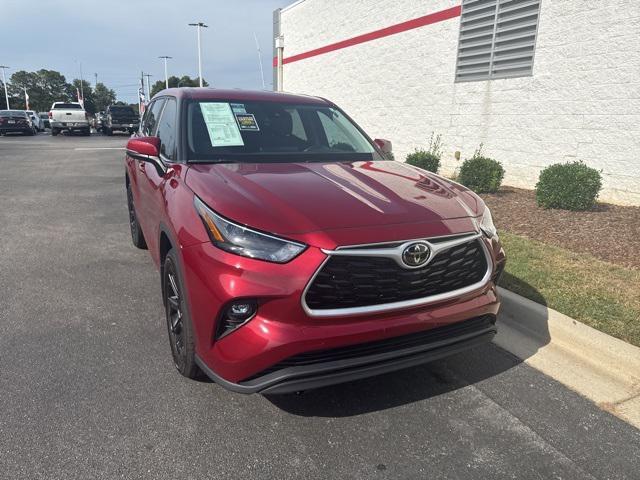 used 2023 Toyota Highlander car, priced at $31,000
