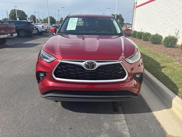 used 2023 Toyota Highlander car, priced at $31,000