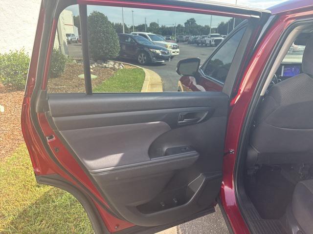 used 2023 Toyota Highlander car, priced at $31,000