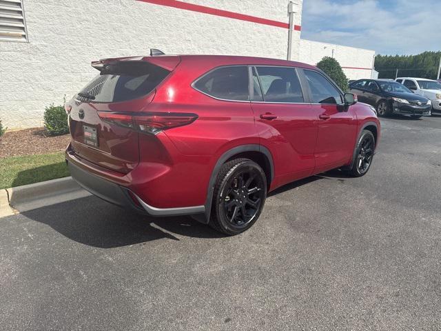 used 2023 Toyota Highlander car, priced at $31,000