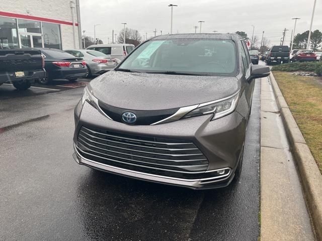 used 2021 Toyota Sienna car, priced at $37,500