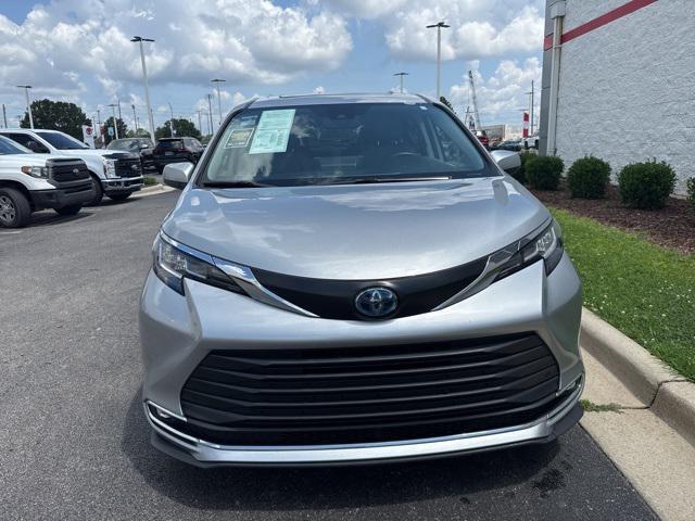 used 2023 Toyota Sienna car, priced at $40,500