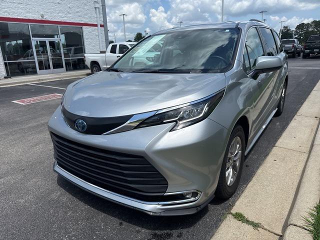 used 2023 Toyota Sienna car, priced at $40,500