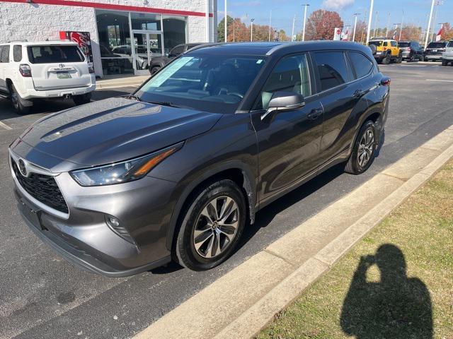 used 2023 Toyota Highlander car, priced at $36,000