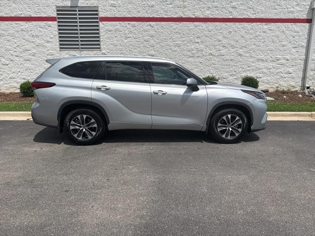 used 2022 Toyota Highlander car, priced at $36,500