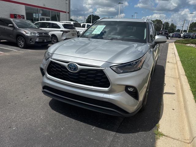 used 2022 Toyota Highlander car, priced at $36,500