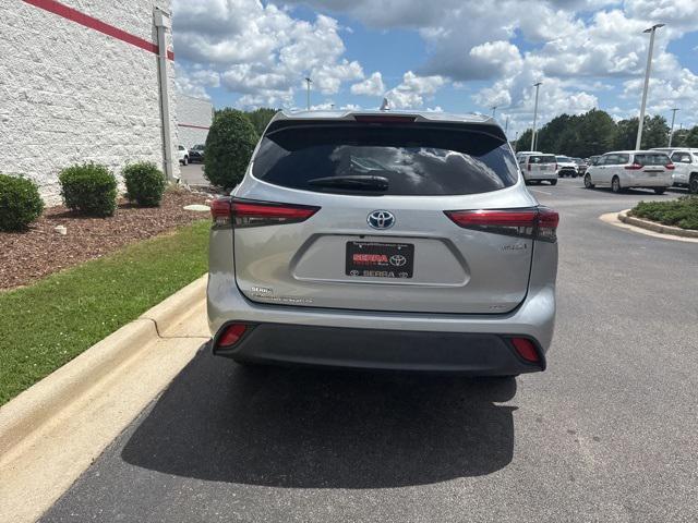 used 2022 Toyota Highlander car, priced at $36,500