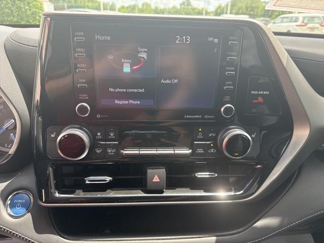 used 2022 Toyota Highlander car, priced at $36,500
