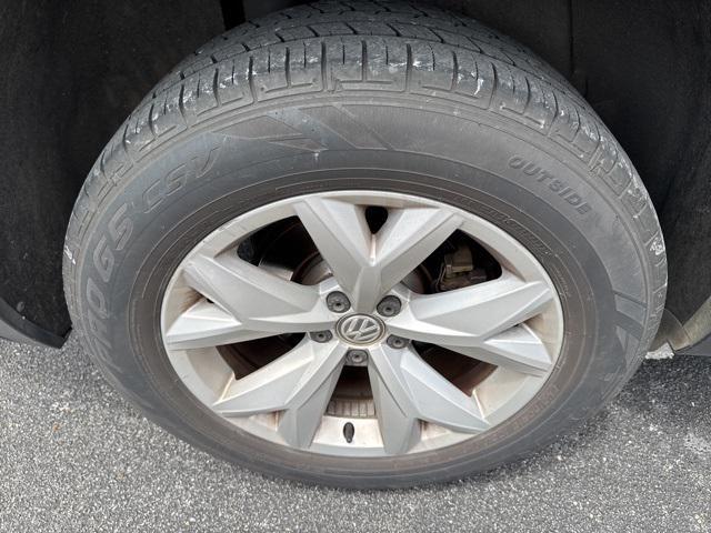 used 2018 Volkswagen Atlas car, priced at $17,000